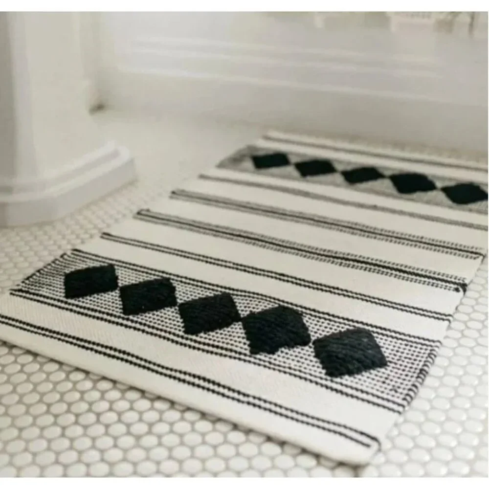 Caravan Design Dimond Woven Rug - Picture 5 of 6